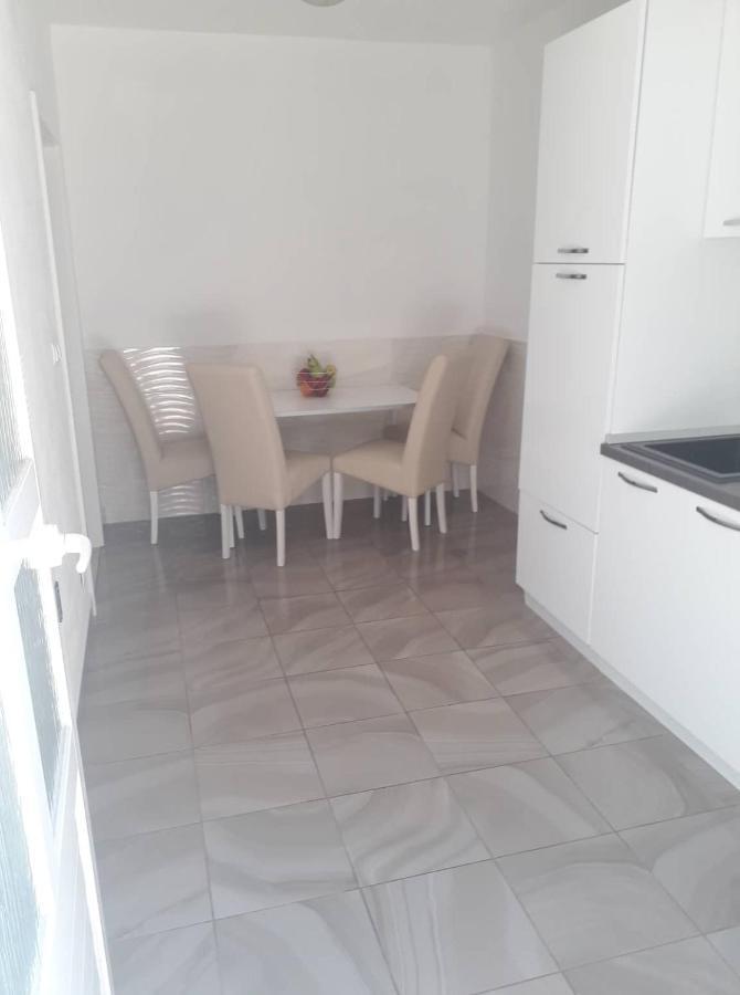Apartments Senka Orebić Εξωτερικό φωτογραφία